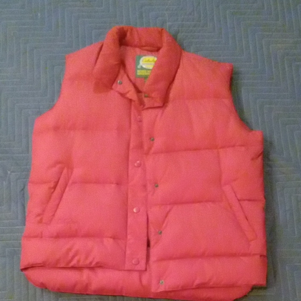 Womens cabelas vest more like a mauve color